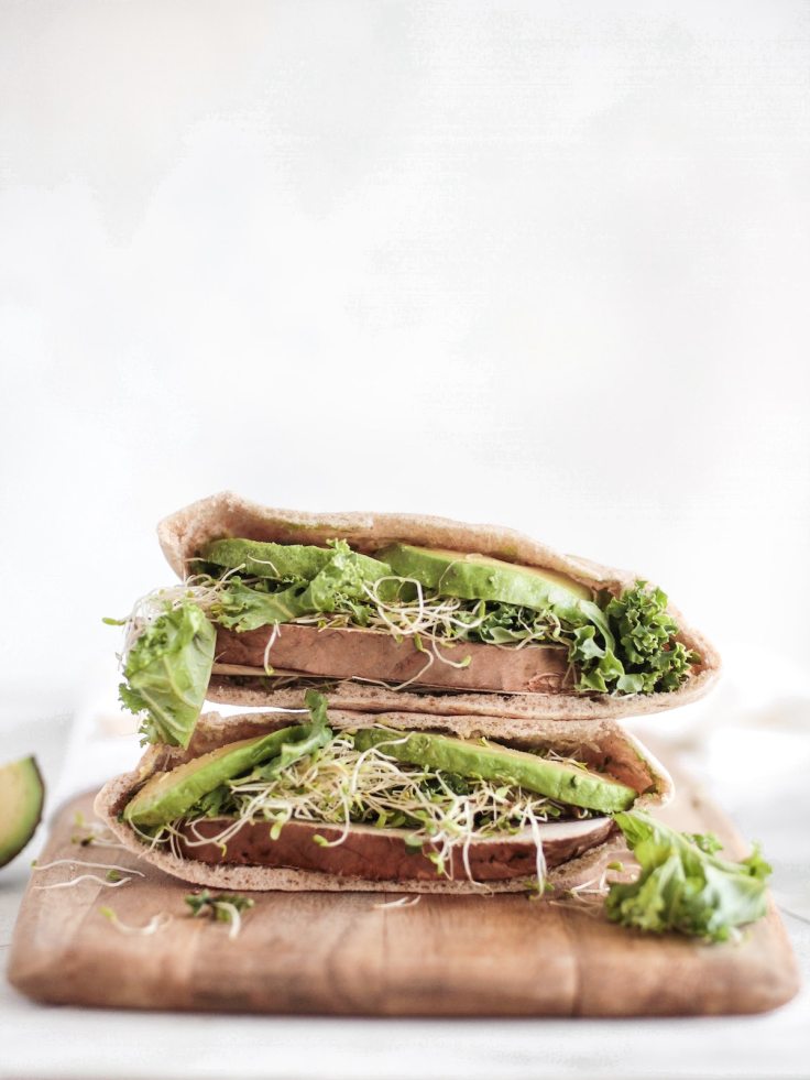 Green Lunch Sandwiches with Avo and&nbsp;Sprouts