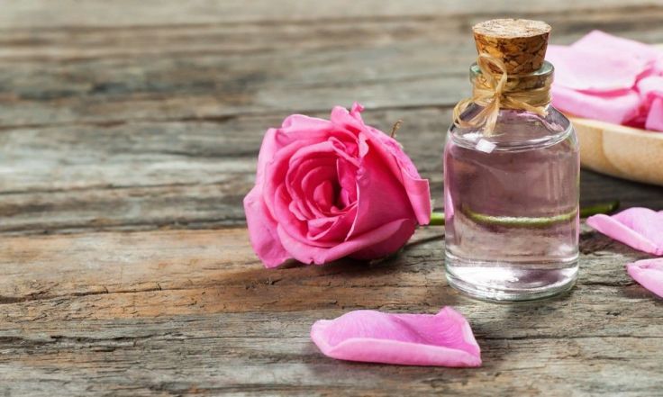 How to extract rose water and its benefits for the&nbsp;skin.